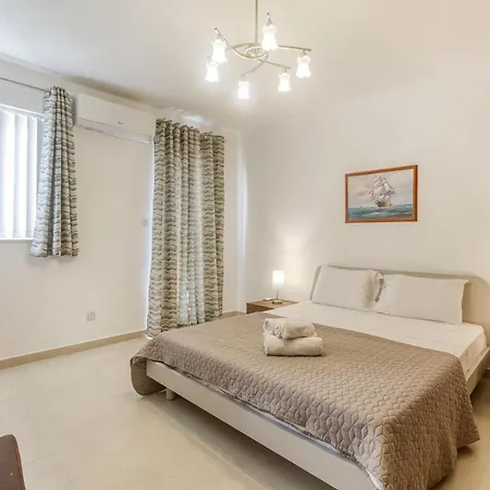 Charming 2br With 2 Balconies In By 360 Estates * Σεντ Πόλς Μπέι