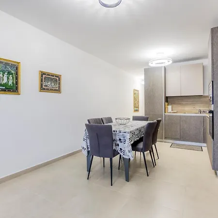 Διαμέρισμα Charming 2br With 2 Balconies In By 360 Estates Σεντ Πόλς Μπέι