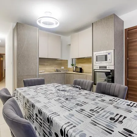 Charming 2br With 2 Balconies In By 360 Estates Apartment *