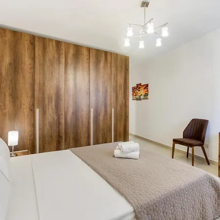Apartment Charming 2br With 2 Balconies In By 360 Estates *