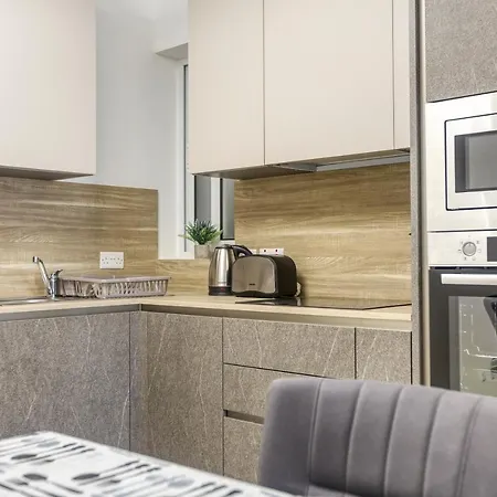 Charming 2br With 2 Balconies In By 360 Estates Apartment